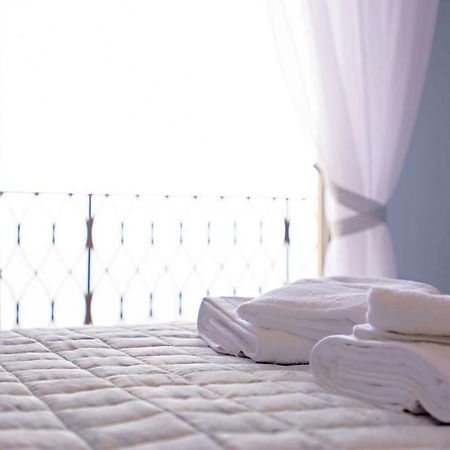 T8 Apartment On The Beach Benitses  Luaran gambar