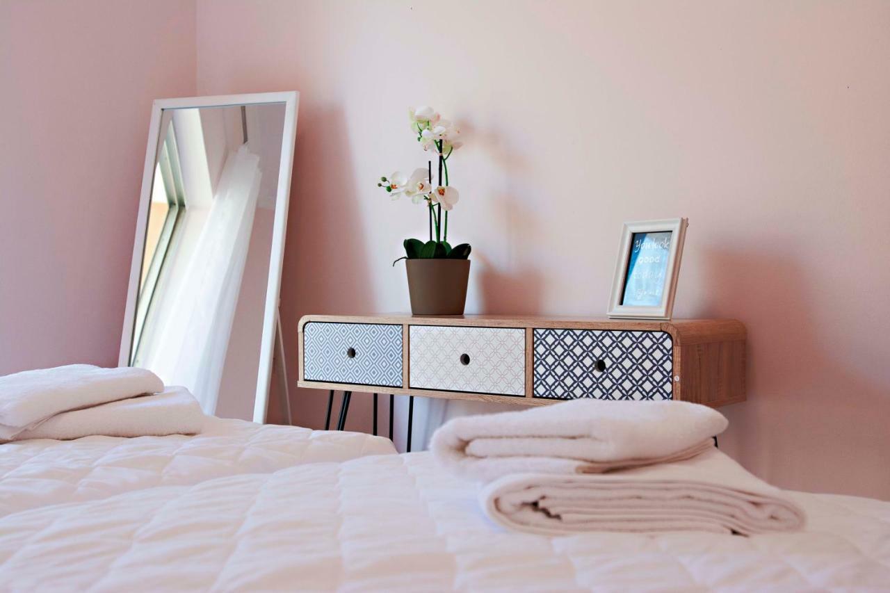 T8 Apartment On The Beach Benitses  Luaran gambar