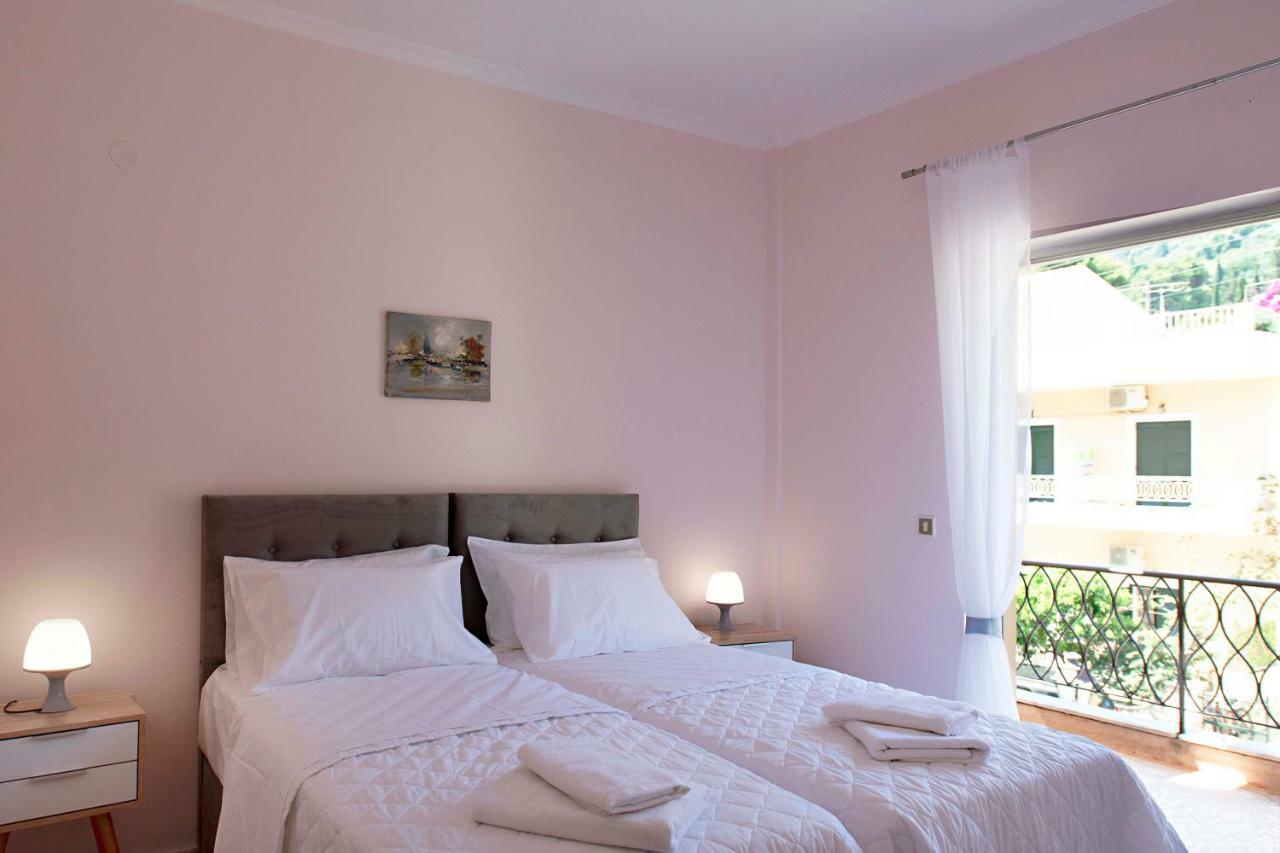 T8 Apartment On The Beach Benitses  Luaran gambar