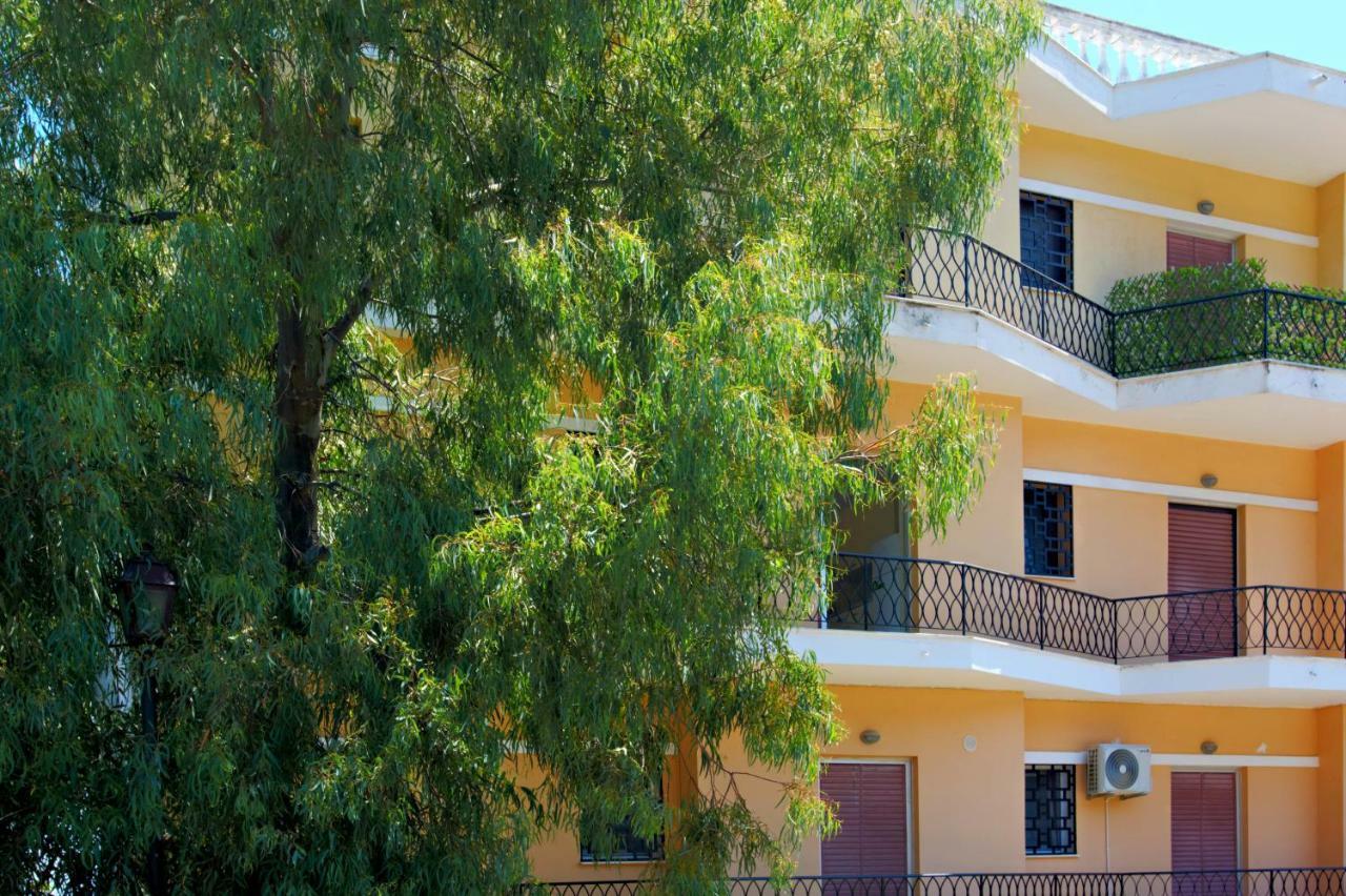 T8 Apartment On The Beach Benitses  Luaran gambar