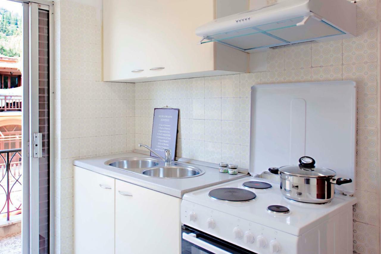 T8 Apartment On The Beach Benitses  Luaran gambar