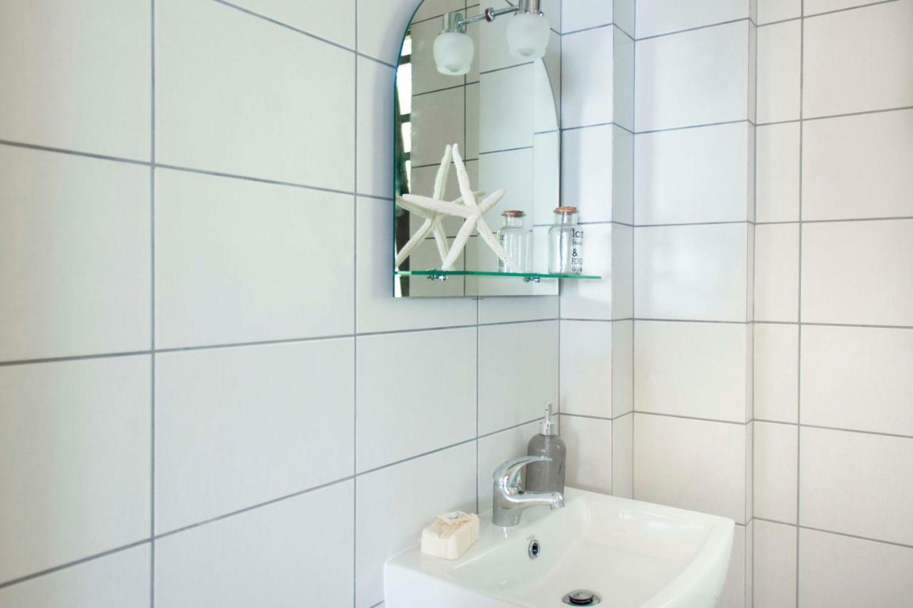 T8 Apartment On The Beach Benitses  Luaran gambar