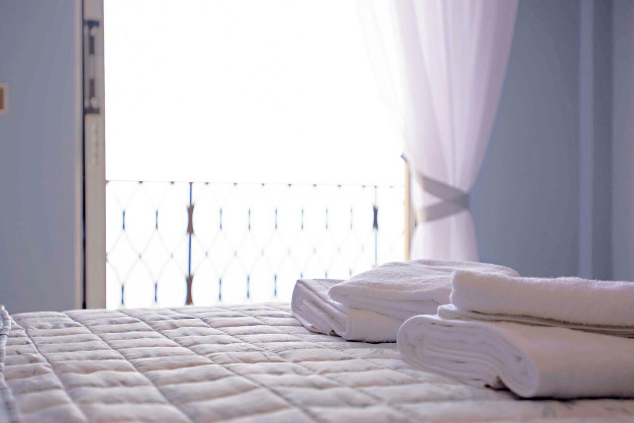T8 Apartment On The Beach Benitses  Luaran gambar