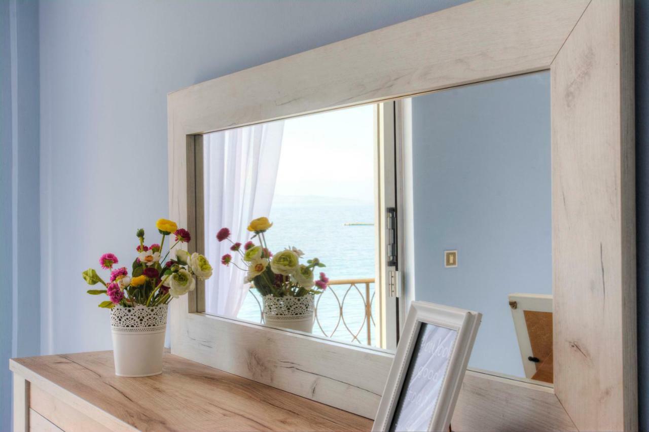 T8 Apartment On The Beach Benitses  Luaran gambar